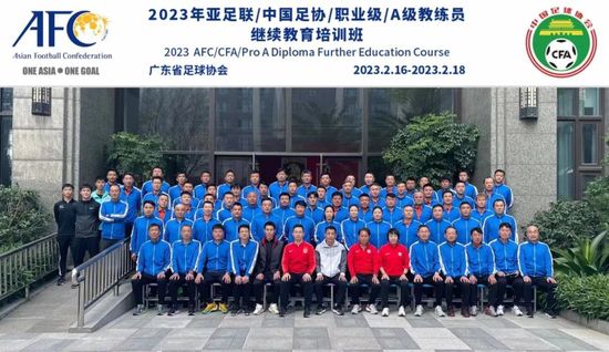 这次她的发型也与 《怪兽》 另辟蹊径“风景”独好 2011-01-21 男主角安德鲁护送女主角莎曼珊由墨西哥去往美国，单线的叙事，构架了公路片的传统模式。